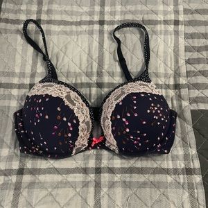 Victoria secret bombshell